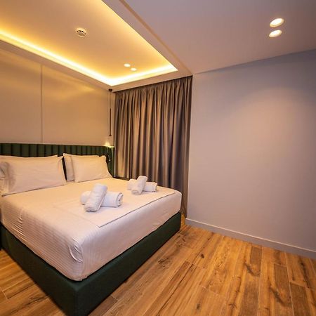 סרנדה Hotel Lili-1 מראה חיצוני תמונה