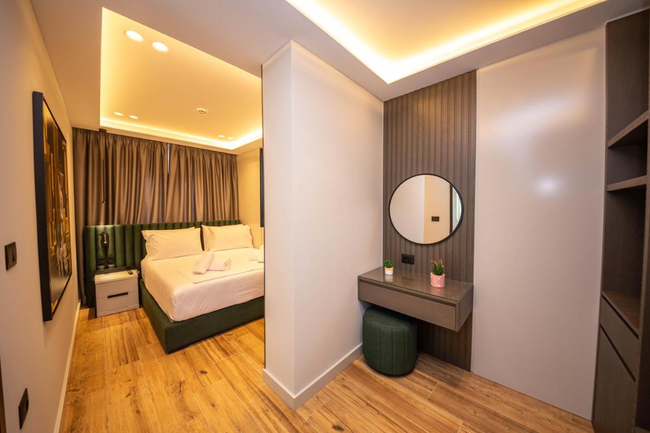 סרנדה Hotel Lili-1 מראה חיצוני תמונה