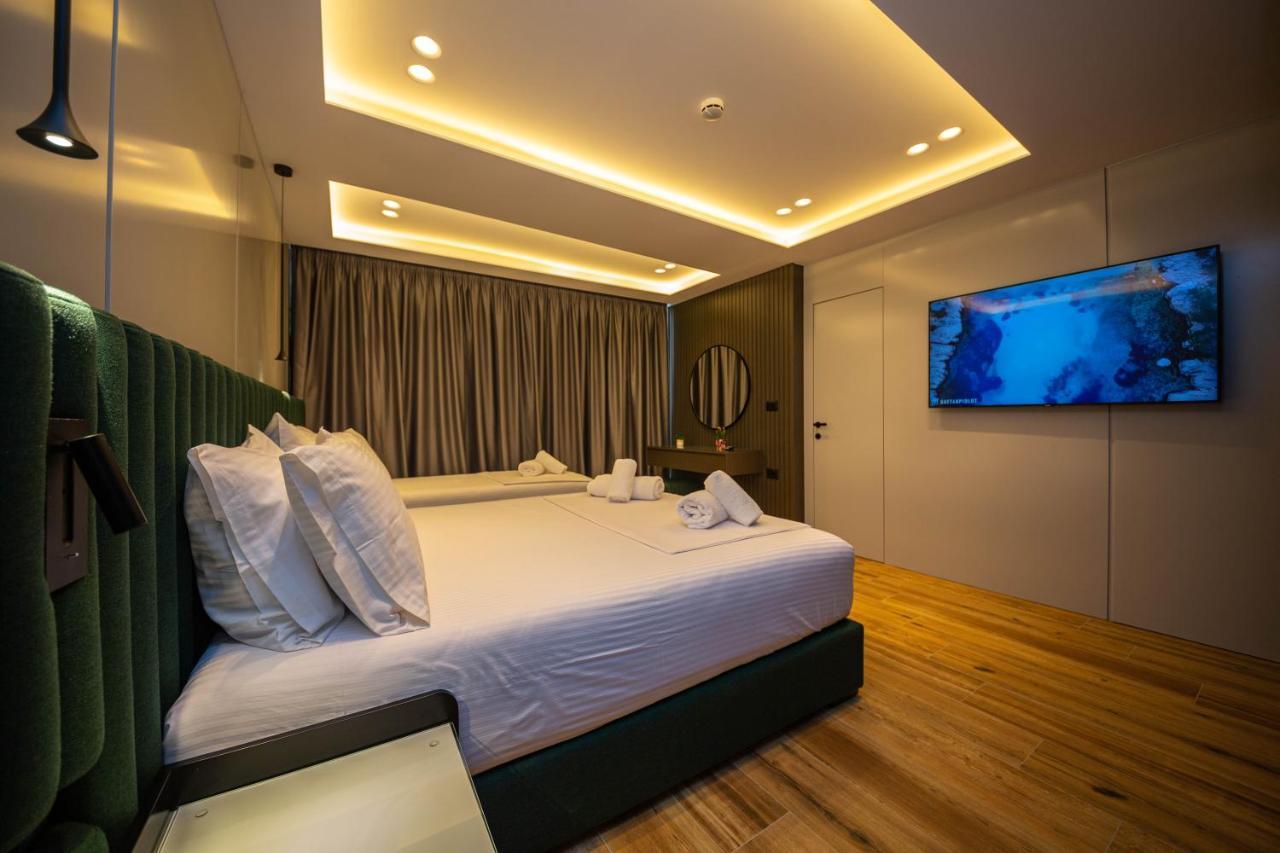 סרנדה Hotel Lili-1 מראה חיצוני תמונה